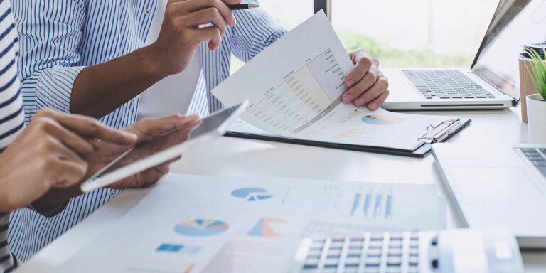 Analyze online metrics and SEO to help achieve goals